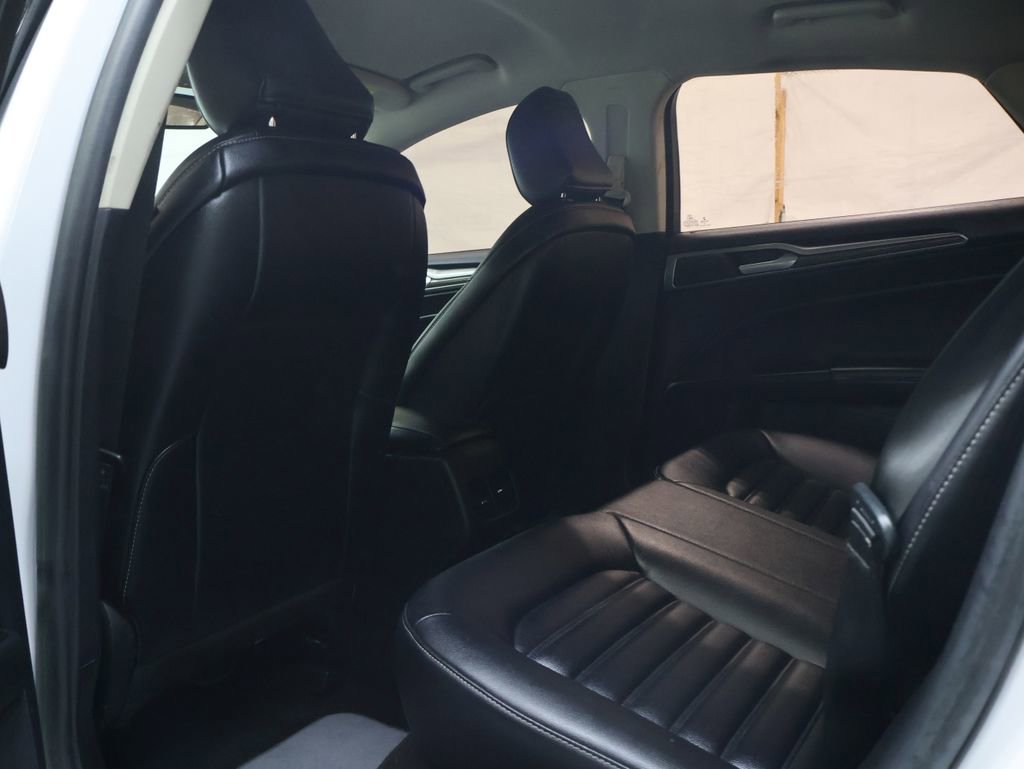 Used 2020 Ford Fusion SEL FWD image 15
