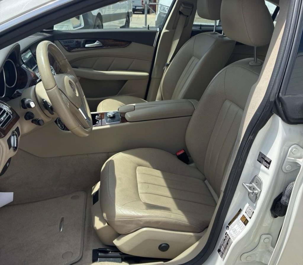 Used 2014 Mercedes-Benz CLS 550 4MATIC image 2