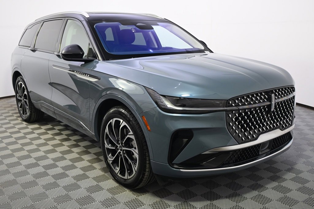 New 2026 Lincoln Nautilus Reserve image 8