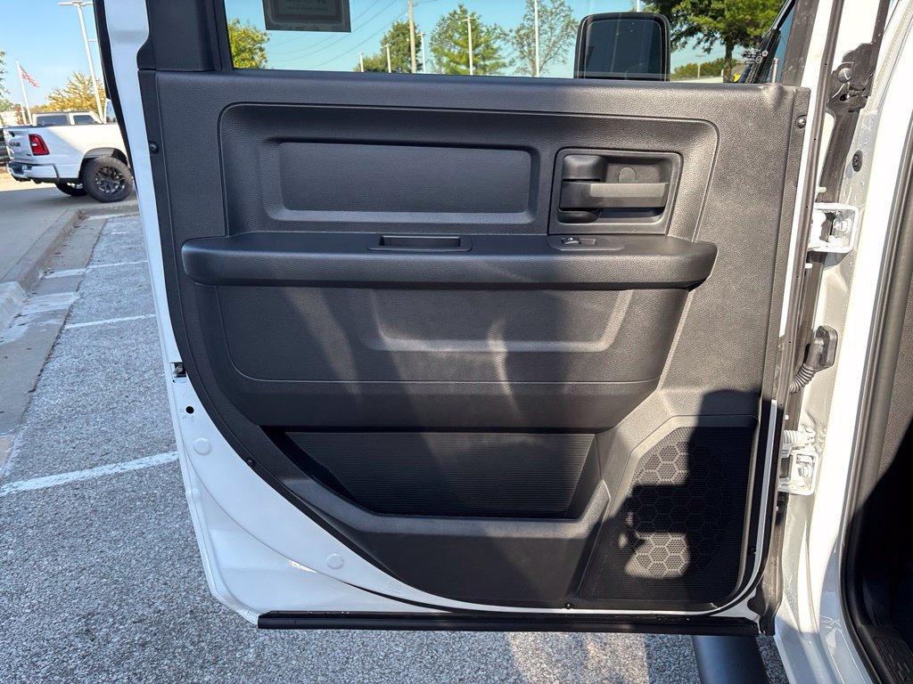 New 2027 RAM 3500 Tradesman AWD/4WD image 17