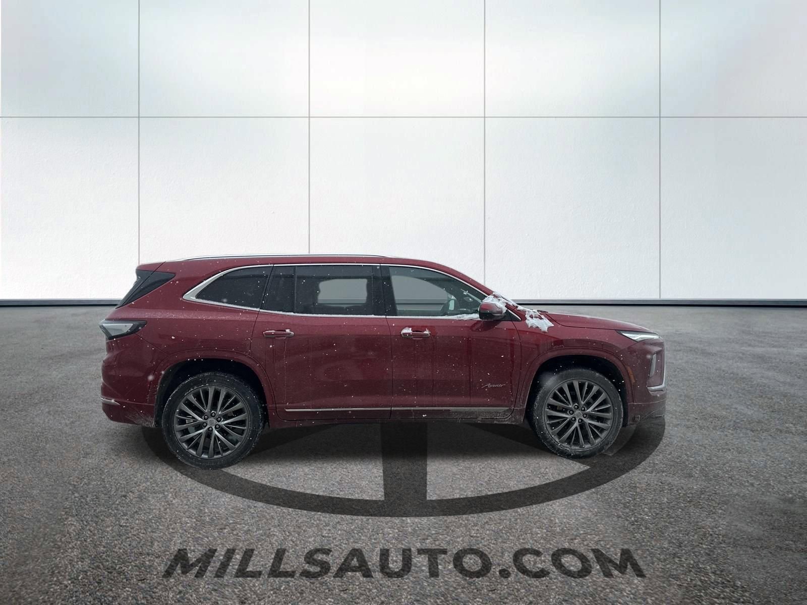 Used 2025 Buick Enclave Avenir image 4