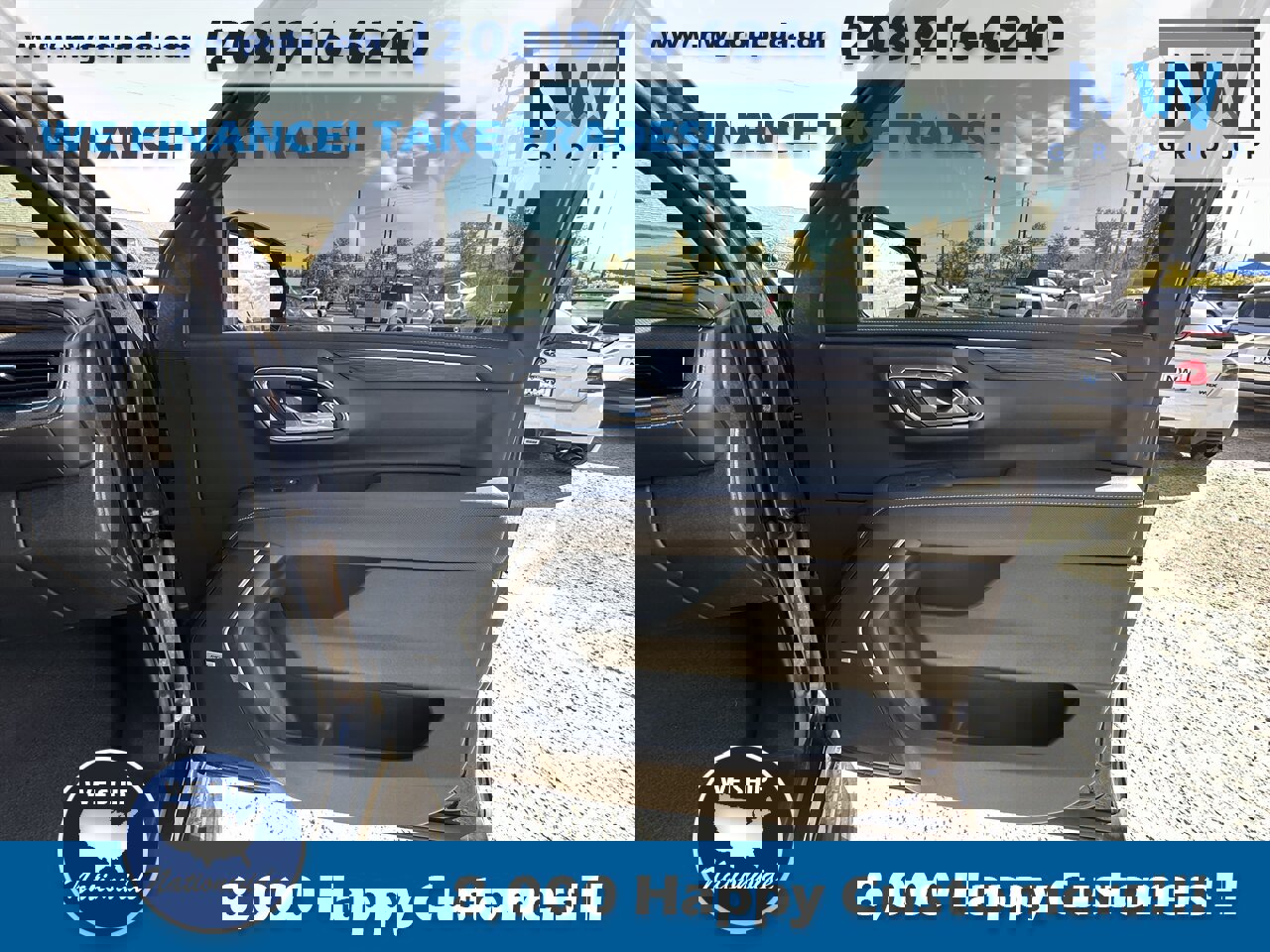 Used 2023 GMC Yukon SLT image 31