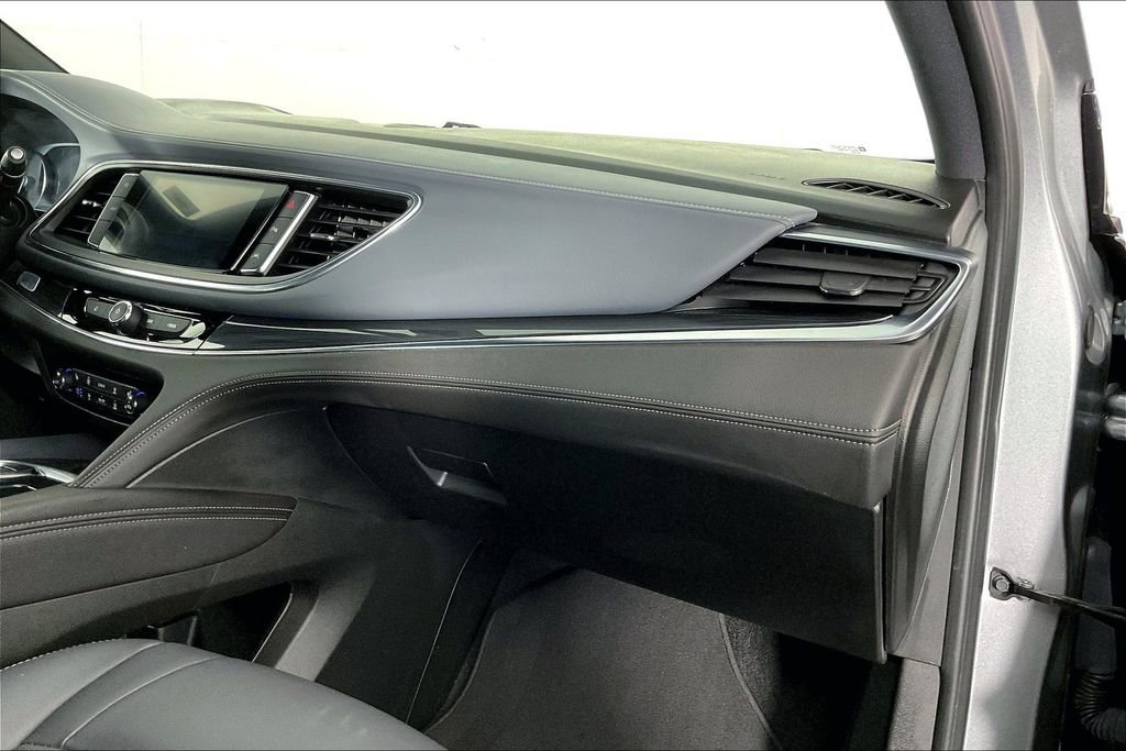 Used 2024 Buick Enclave Premium image 22
