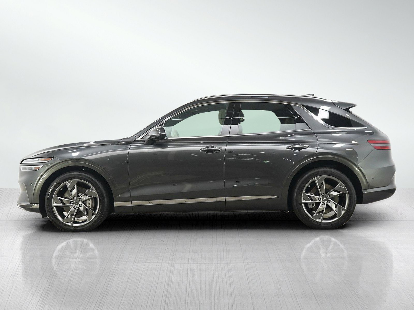 Used 2023 Genesis Electrified GV70 AWD/4WD image 2