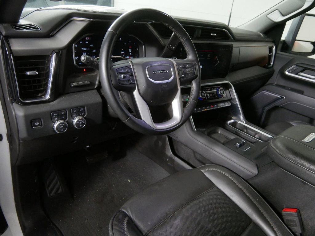 Used 2025 GMC Sierra 3500 Denali w/ Denali Reserve Package AWD/4WD image 13