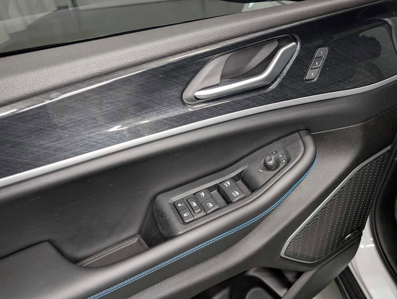 Used 2024 Jeep Grand Cherokee Trailhawk image 43