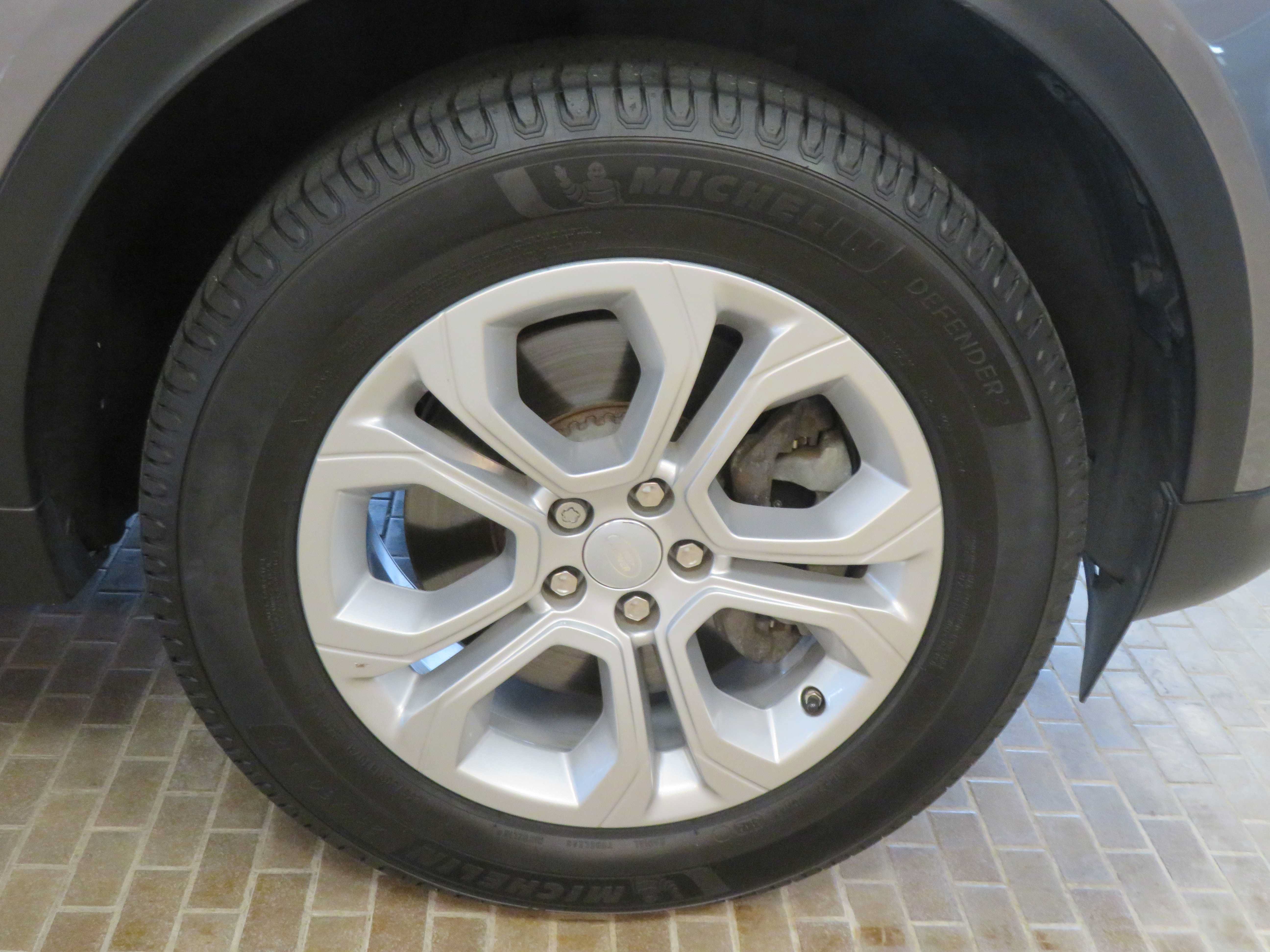 Used 2020 Land Rover Discovery Sport AWD/4WD image 10
