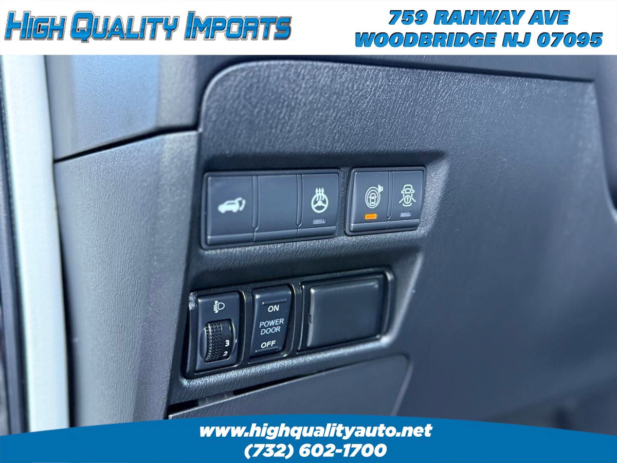 Used 2019 Nissan Armada Platinum w/ Interior Lighting Package image 41