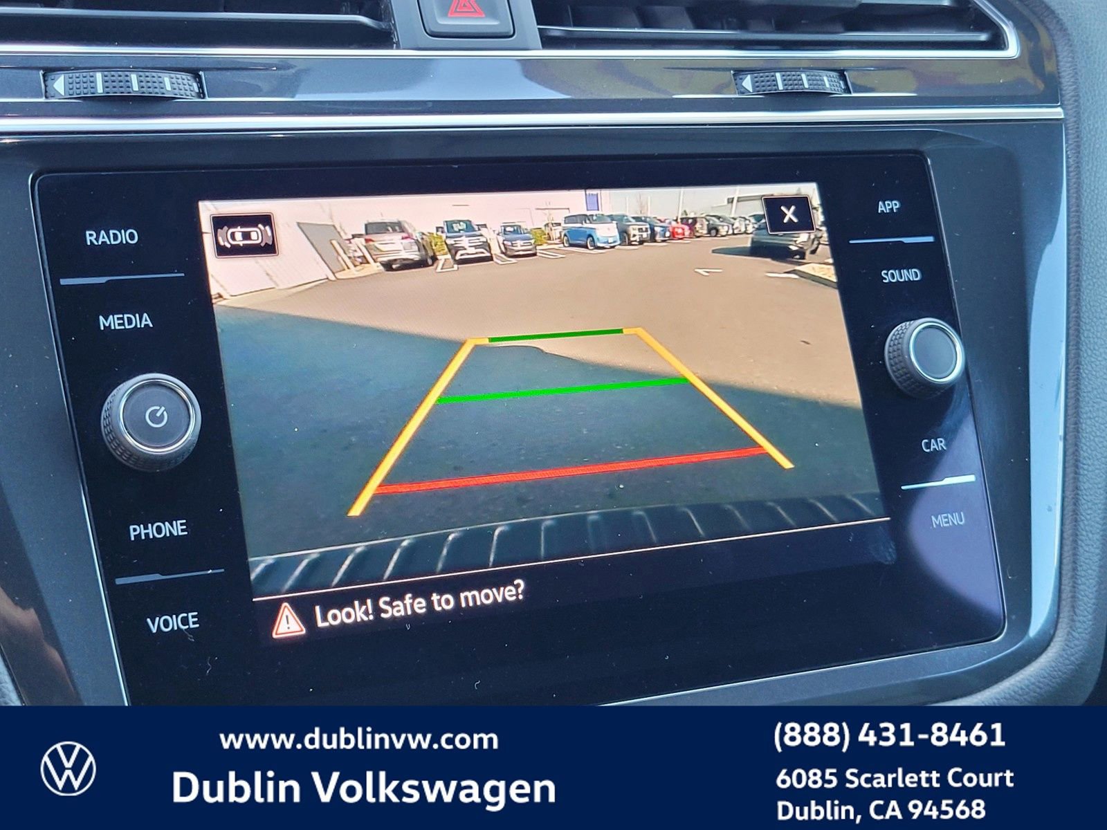 Used 2023 Volkswagen Tiguan SE R-Line image 25