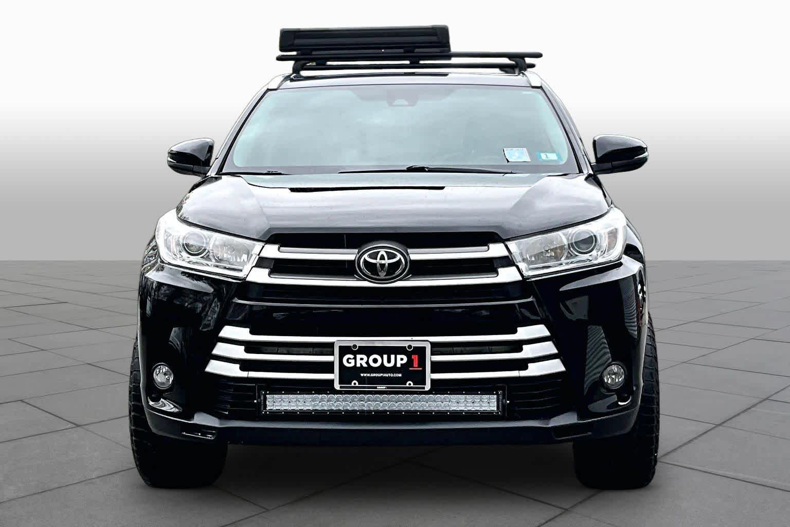 Used 2018 Toyota Highlander XLE AWD/4WD image 4