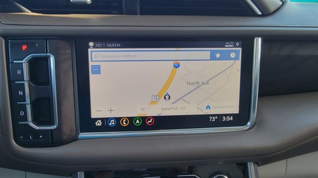 Used 2021 GMC Yukon XL Denali w/ Denali Premium Package image 31