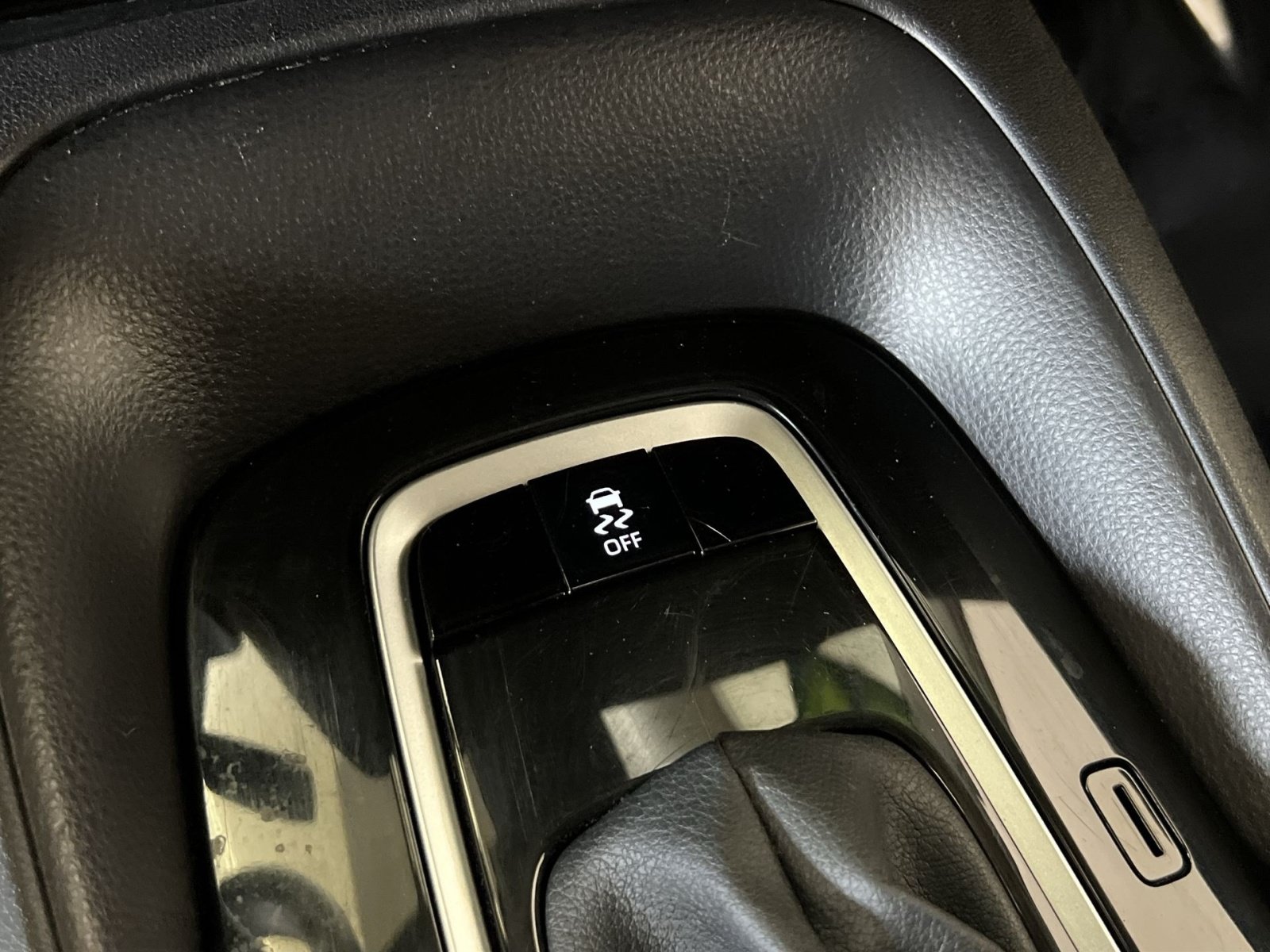 Used 2026 Toyota Corolla LE FWD image 32