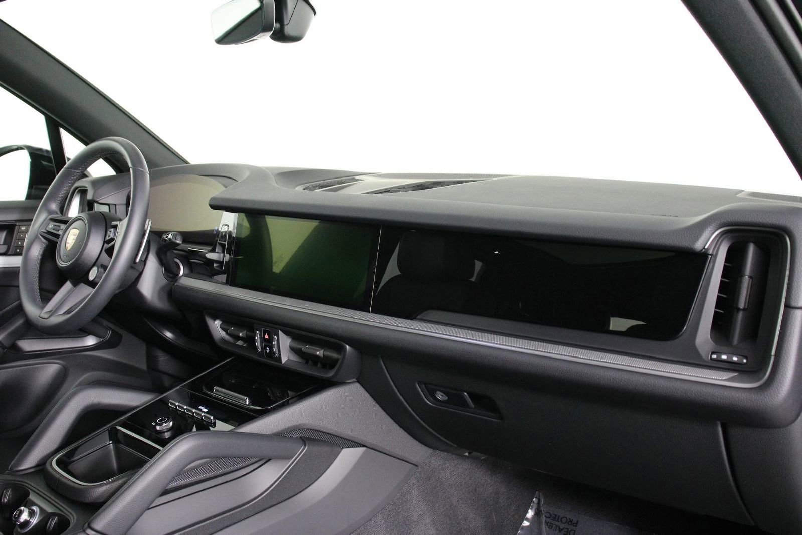 Certified 2025 Porsche Cayenne image 24