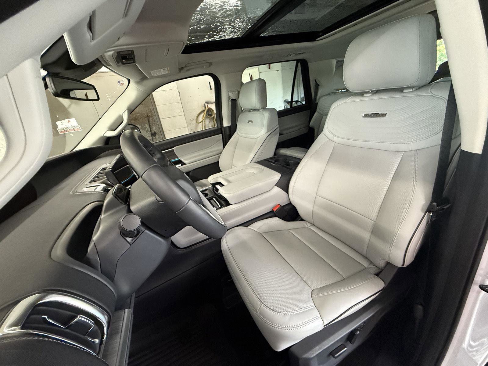 New 2025 Ford Expedition Platinum w/ Platinum Ultimate Package image 9
