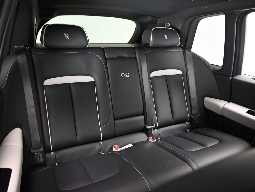 New 2027 Rolls-Royce Cullinan Black Badge AWD/4WD image 16