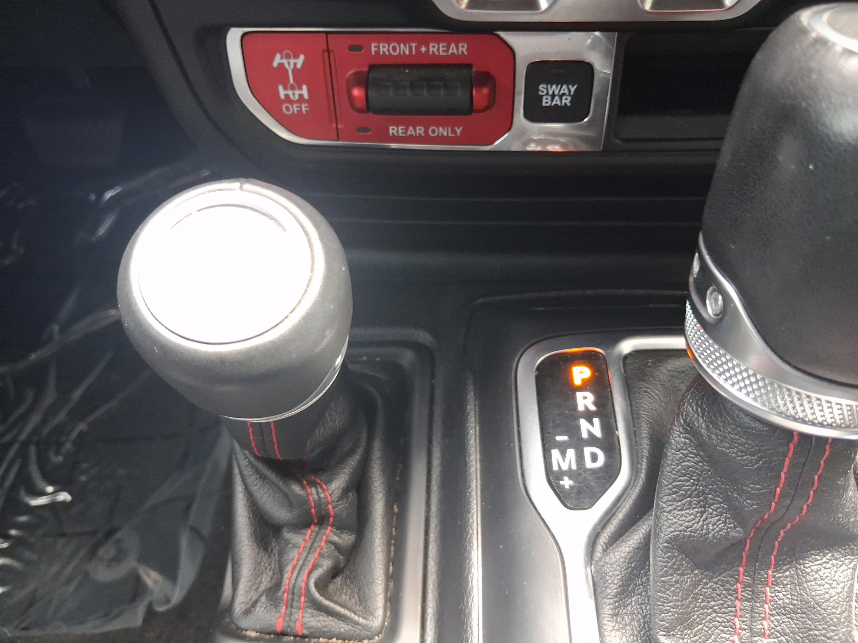 Used 2020 Jeep Wrangler Unlimited Rubicon w/ Dual Top Group AWD/4WD image 17