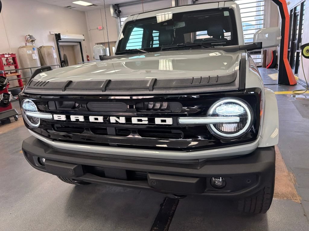 Used 2024 Ford Bronco Outer Banks AWD/4WD image 6