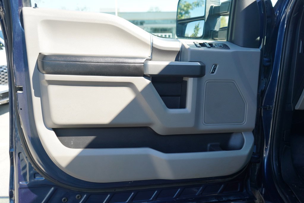 Used 2019 Ford F150 XLT w/ Equipment Group 302A Luxury AWD/4WD image 19