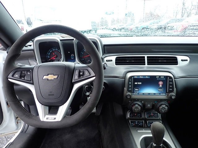 Used 2015 Chevrolet Camaro SS w/ SS Performance Package image 17