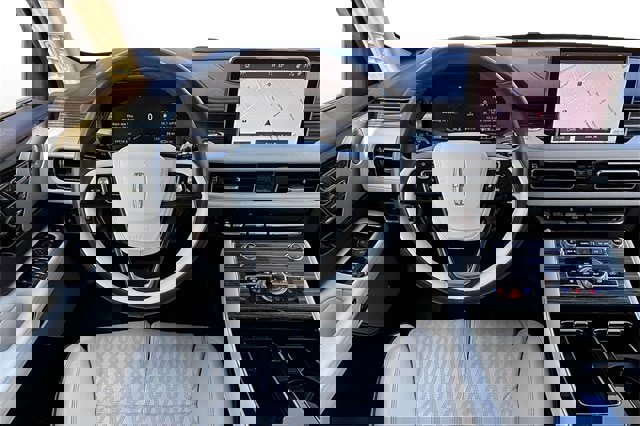 Used 2023 Lincoln Aviator Black Label Grand Touring w/ Class IV Trailer Tow Package image 11