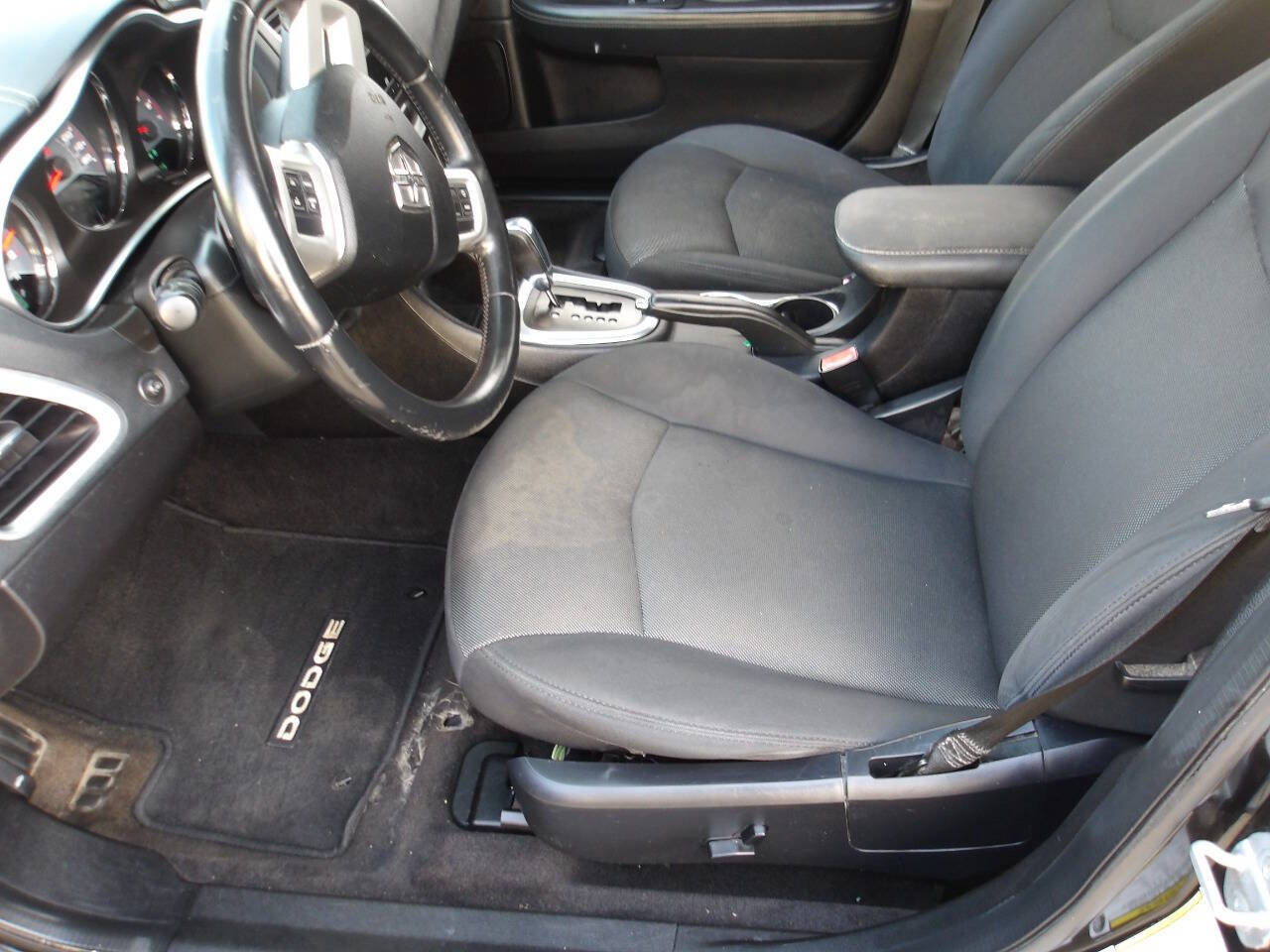 Used 2013 Dodge Avenger SXT FWD image 6