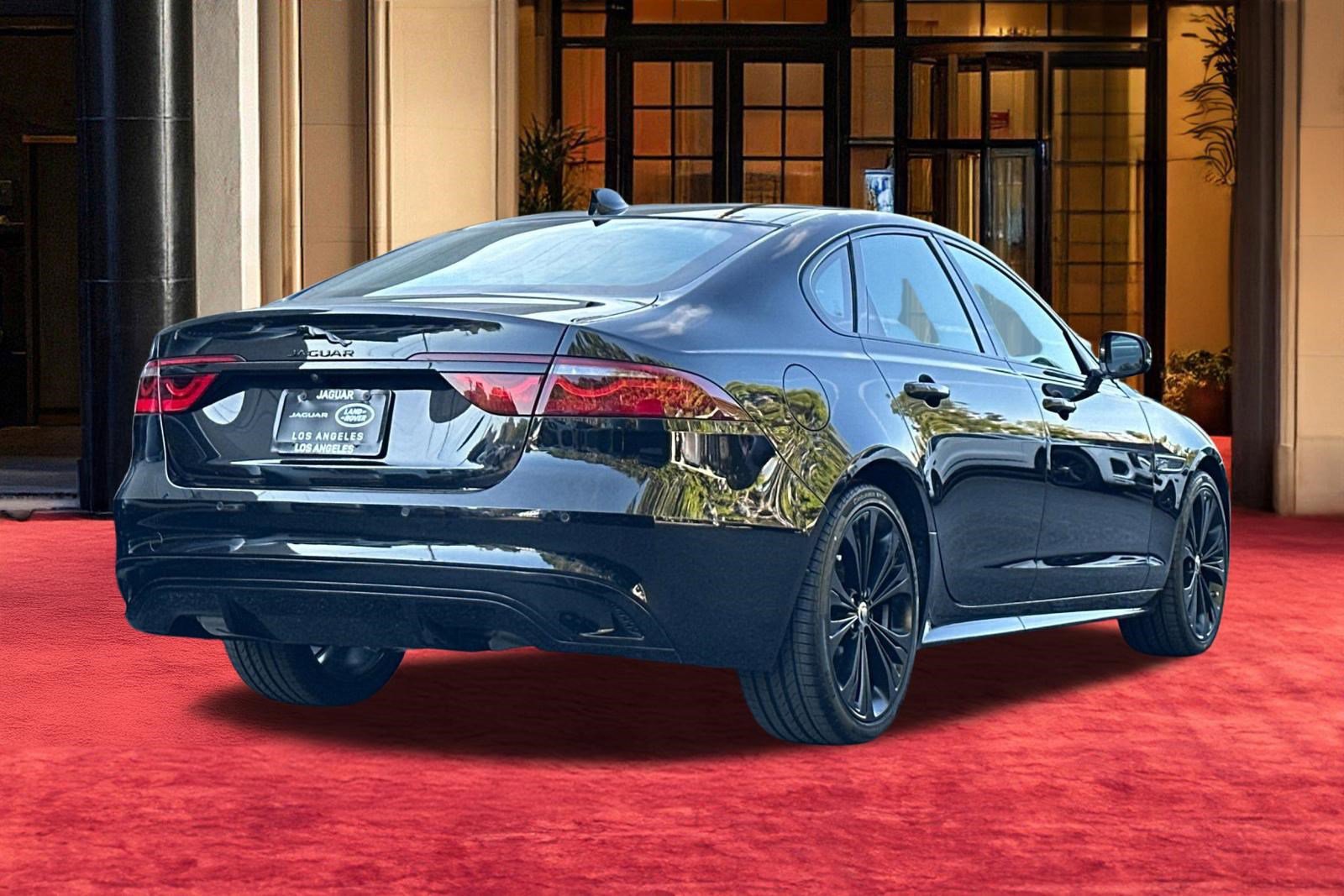 New 2024 Jaguar XF R-Dynamic SE AWD/4WD image 9