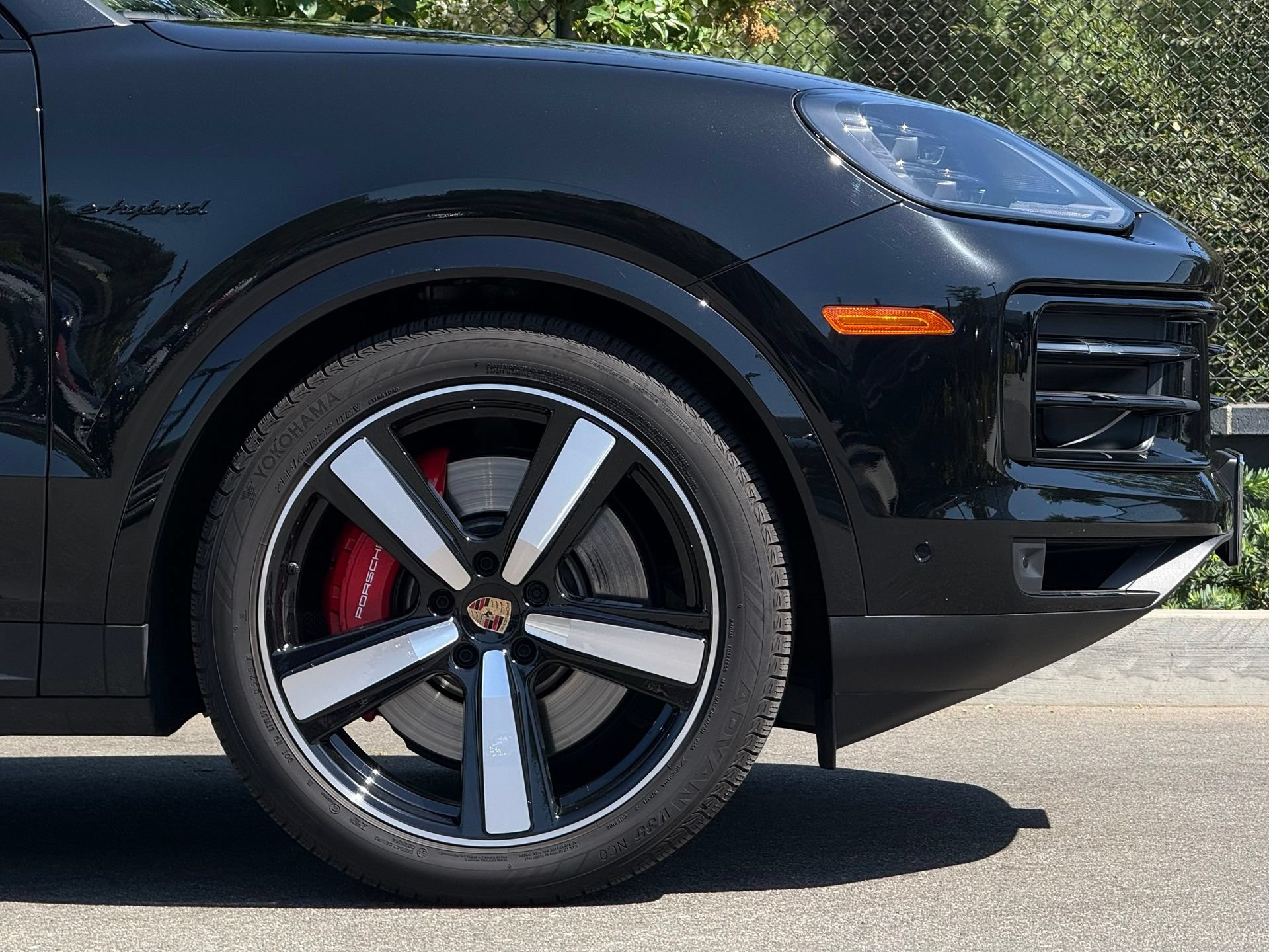 Used 2025 Porsche Cayenne S AWD/4WD image 12