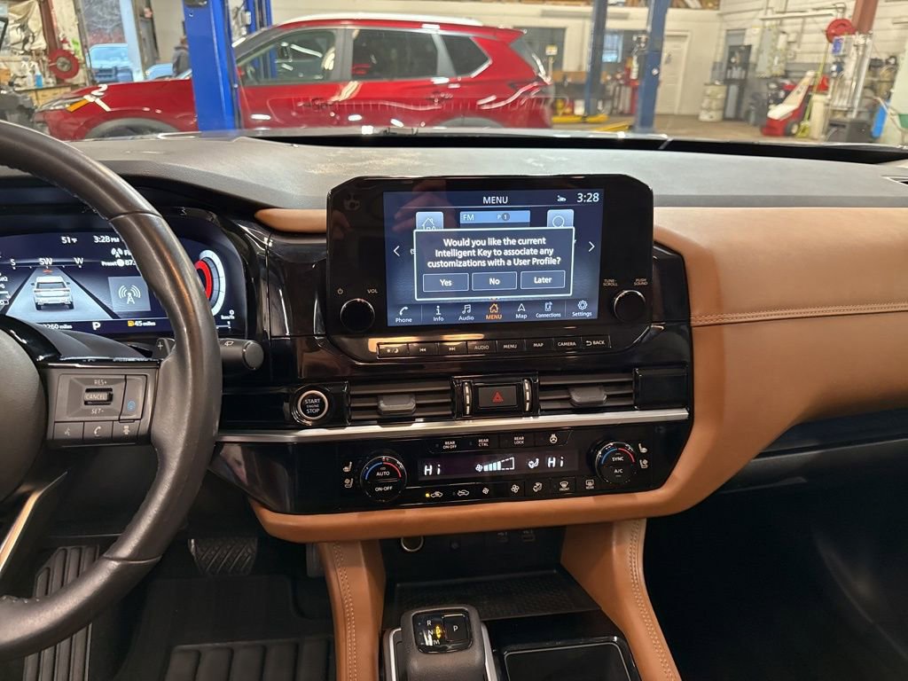 Used 2022 Nissan Pathfinder Platinum w/ Lighting Package (N93) image 18