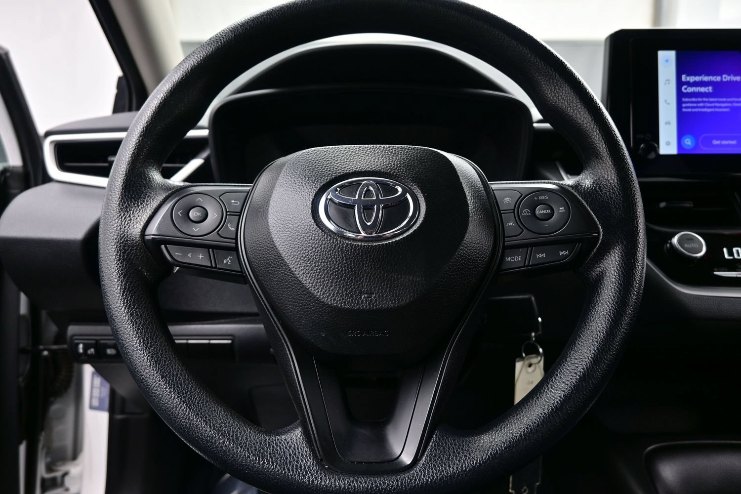 Used 2025 Toyota Corolla LE FWD image 21