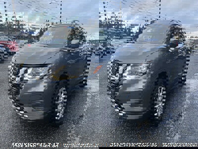 Used 2020 Nissan Rogue SV image 3