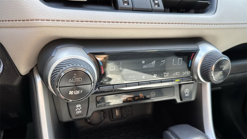 Used 2021 Toyota RAV4 XLE Premium image 52