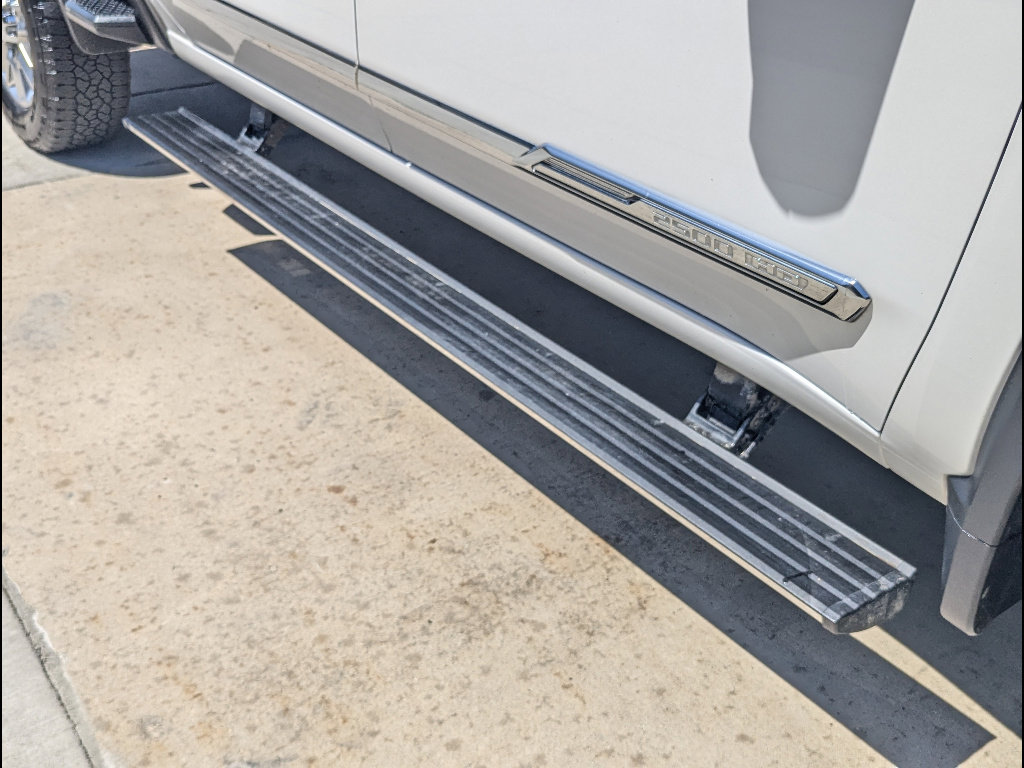 Used 2024 Chevrolet Silverado 2500 High Country w/ High Country Premium Package image 15