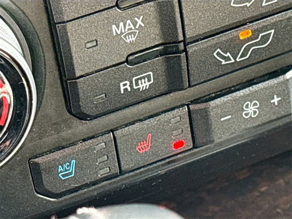 Used 2015 Ford F150 Platinum w/ Equipment Group 701A Luxury image 20