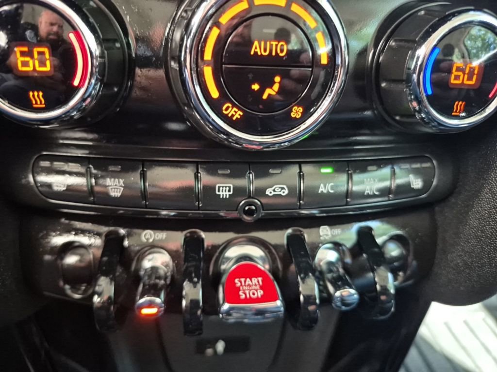 Used 2019 MINI Cooper 2-Door Hardtop w/ Signature Upholstery Package image 20