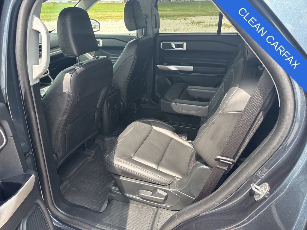 Used 2023 Ford Explorer XLT w/ Equipment Group 202A AWD/4WD image 17