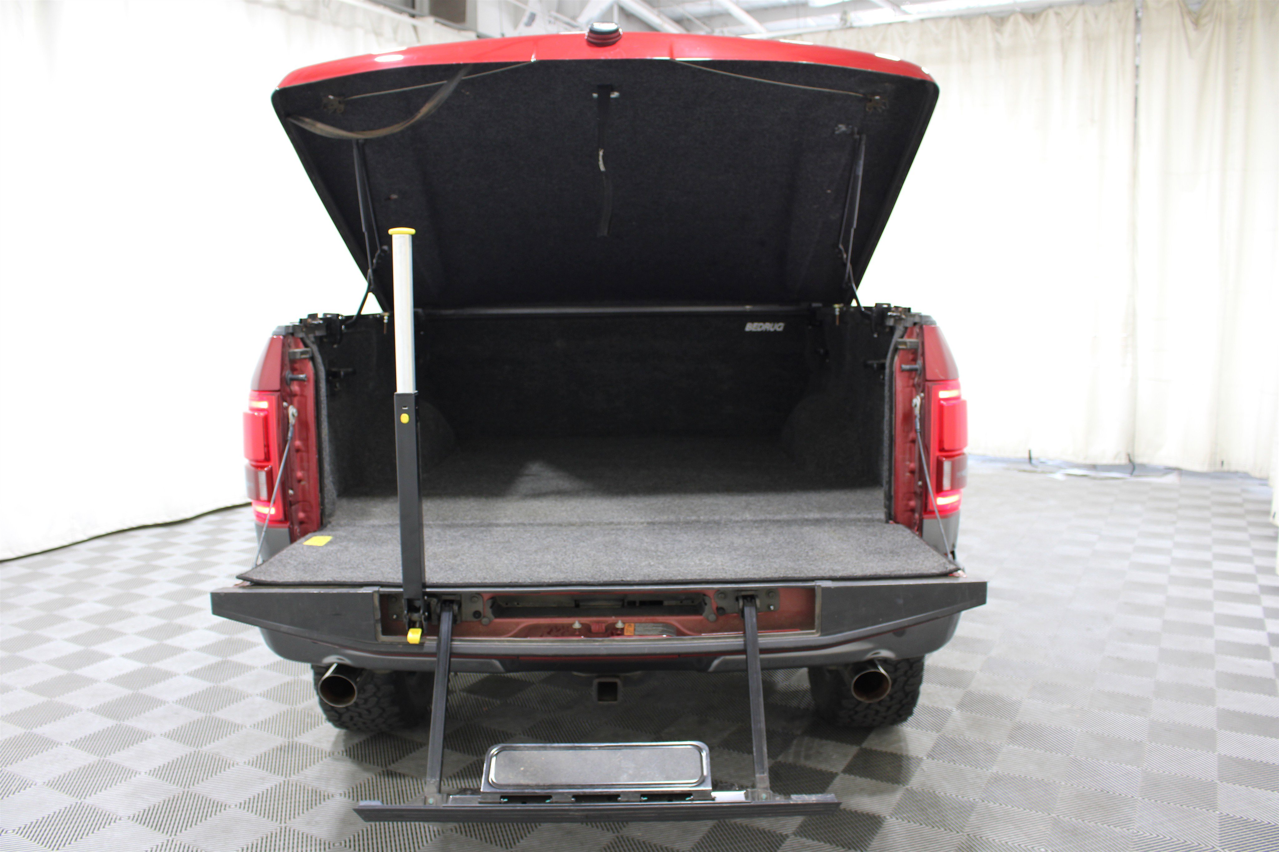 Used 2015 Ford F150 Lariat w/ Equipment Group 502A Luxury image 22