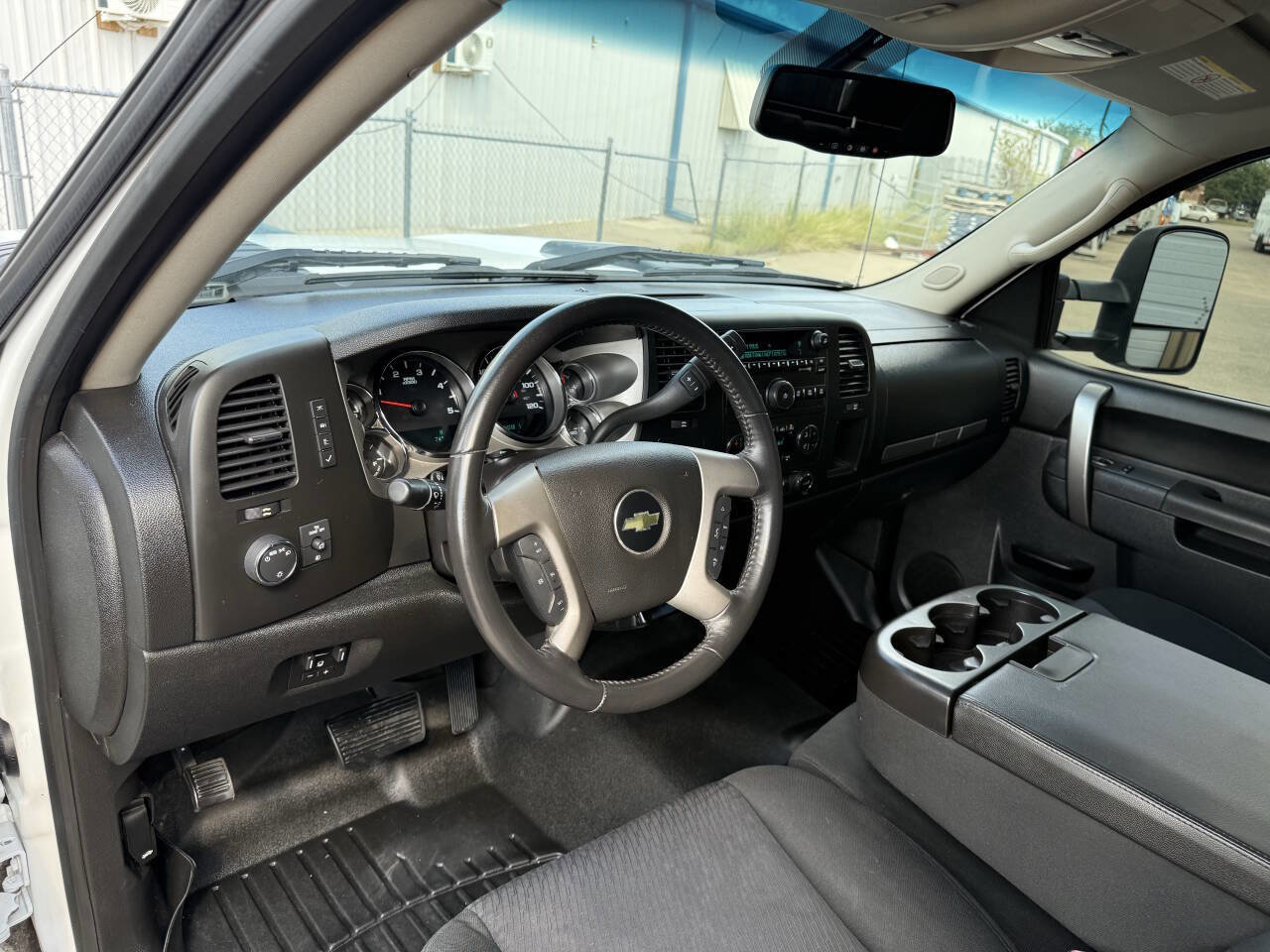 Used 2014 Chevrolet Silverado 2500 LT w/ Interior Plus Package image 8