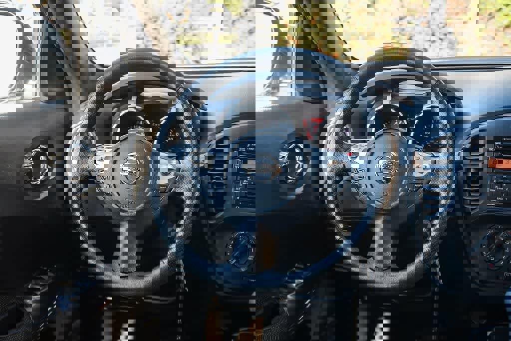 Used 2013 Nissan Juke S image 12