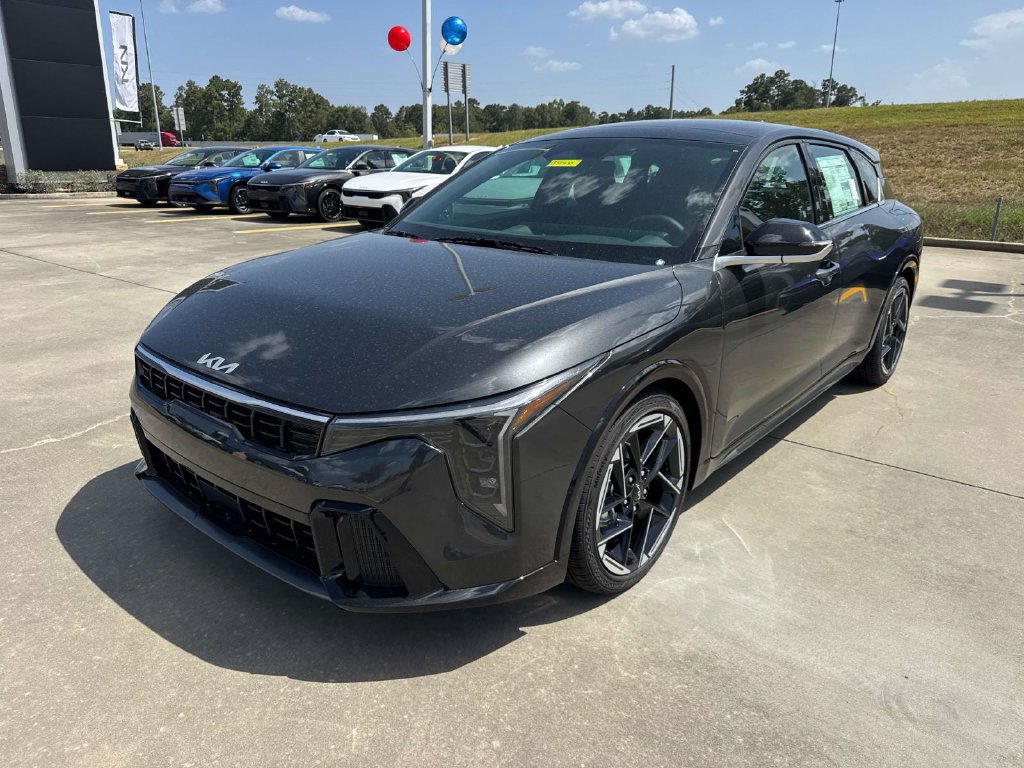 New 2026 Kia K4 GT-Line w/ GT-Line Premium Package FWD image 3