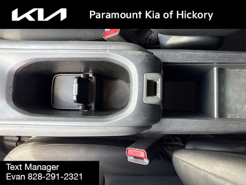 Used 2017 Honda HR-V LX image 25