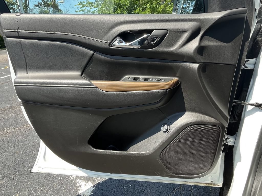 Certified 2021 GMC Acadia SLE w/ Driver Convenience Package FWD image 8