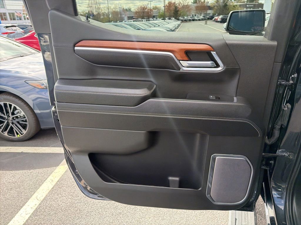 Used 2023 GMC Sierra 1500 Denali w/ Denali Reserve Package AWD/4WD image 17