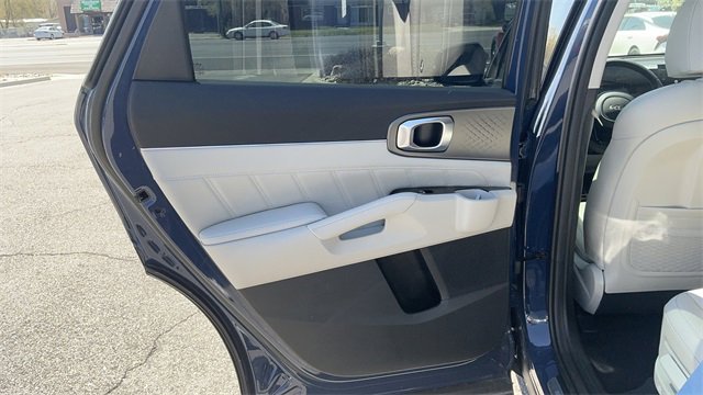 Used 2025 Kia Sorento SX image 17
