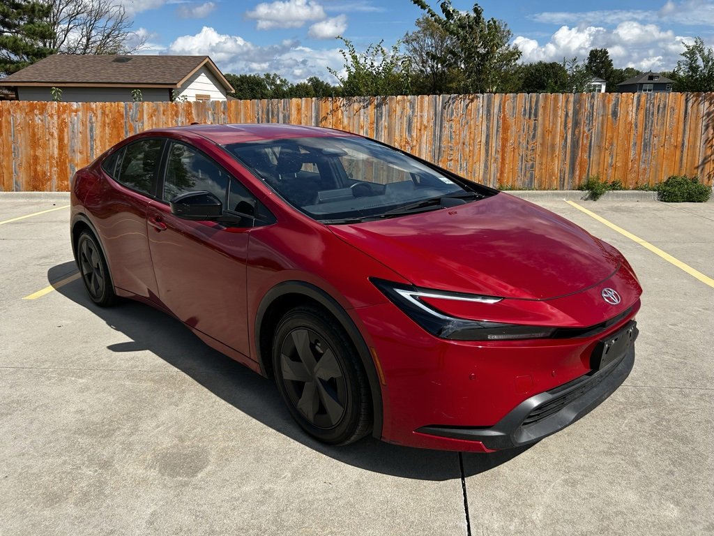 Used 2024 Toyota Prius LE image 1
