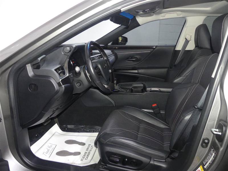 Used 2019 Lexus ES 300h w/ Accessory Package FWD image 22