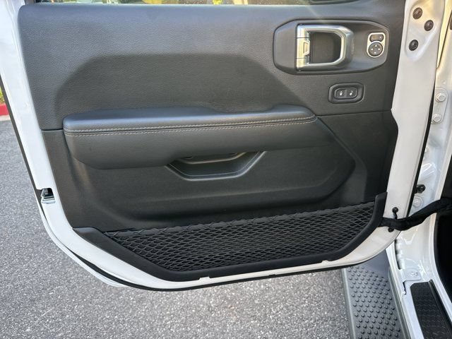Used 2021 Jeep Wrangler Unlimited Sahara AWD/4WD image 11
