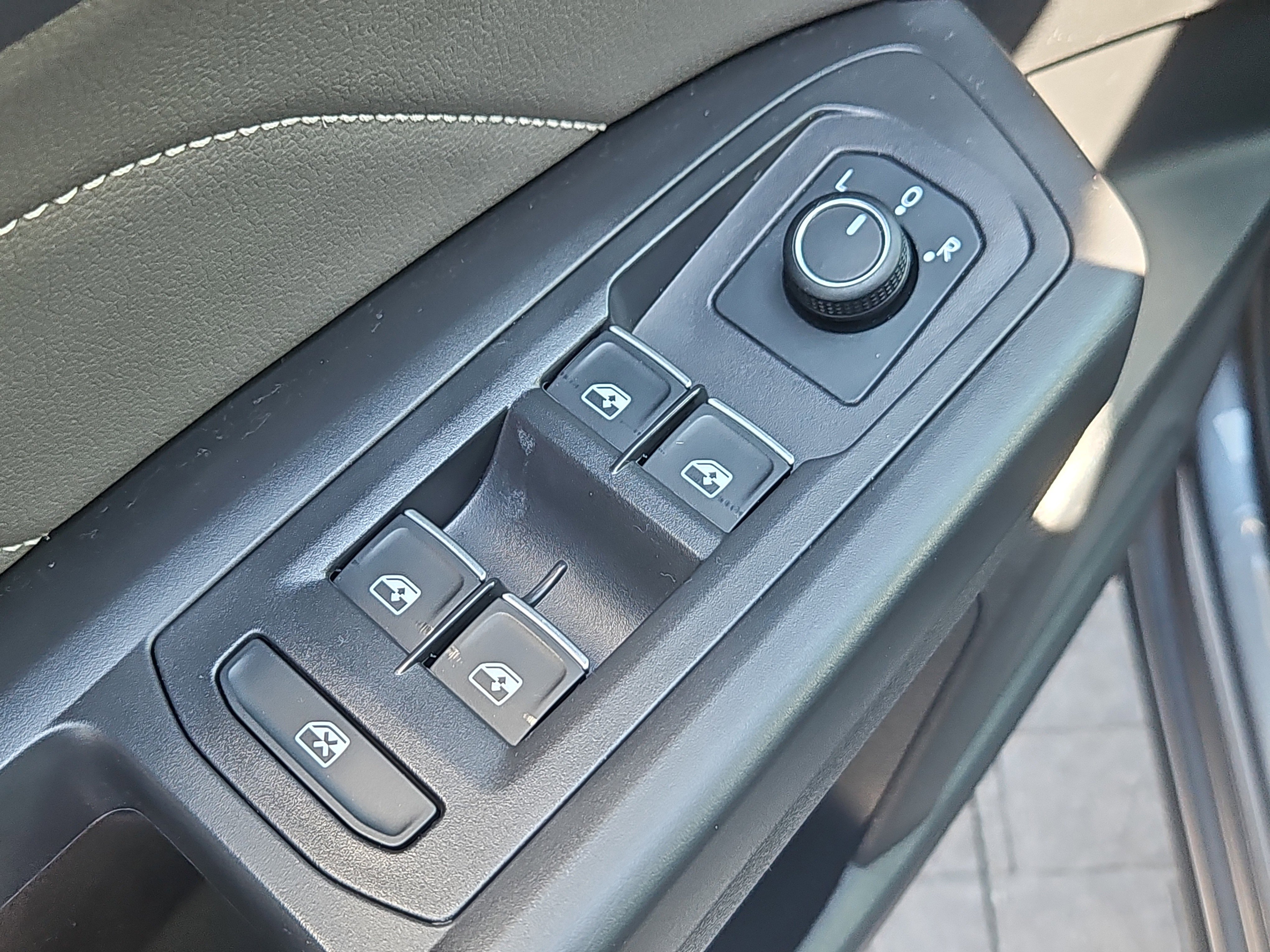 Certified 2023 Volkswagen Atlas SE AWD/4WD image 18