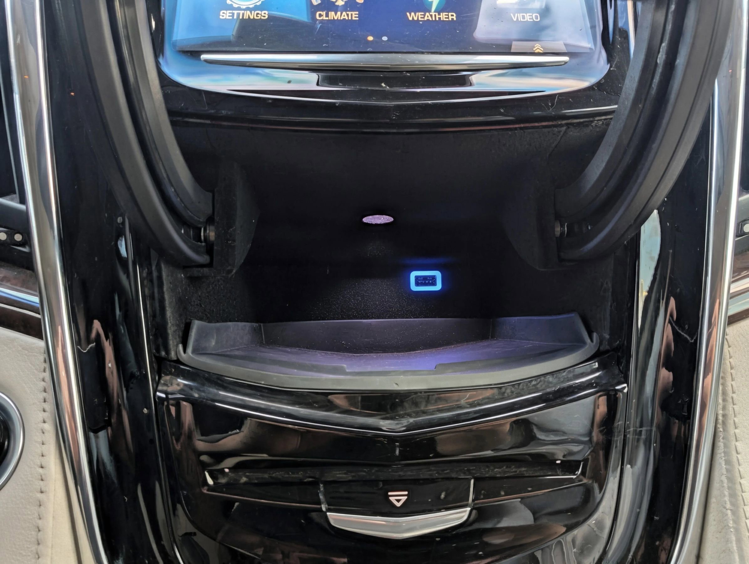 Used 2017 Cadillac Escalade Premium Luxury image 46