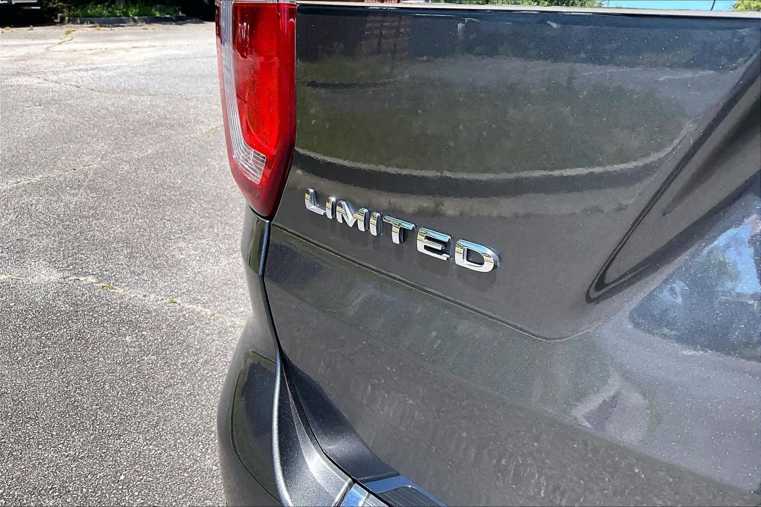 Used 2018 Ford Explorer Limited FWD image 10