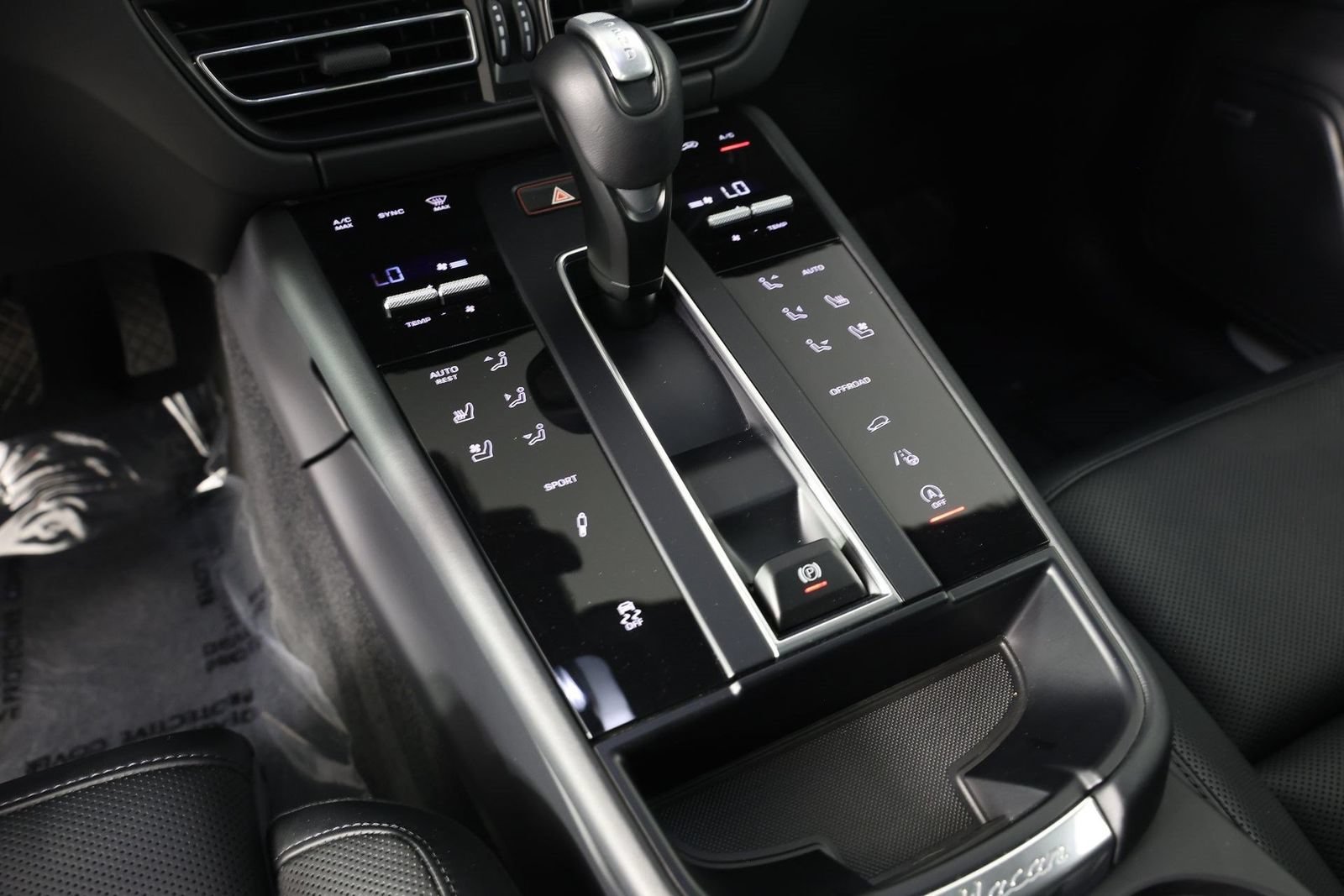 Certified 2023 Porsche Macan S AWD/4WD image 18